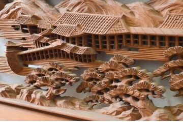 アンティーク建具　井波彫刻　修鈴作　三景の躍動感ある雰囲気が美しい両面彫刻欄間2枚セット(明り取り、明かり取り、在銘)(R-068410)