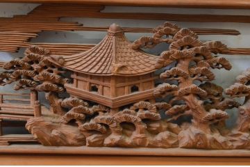 アンティーク建具　井波彫刻　修鈴作　三景の躍動感ある雰囲気が美しい両面彫刻欄間2枚セット(明り取り、明かり取り、在銘)(R-068410)