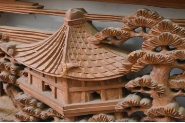 アンティーク建具　井波彫刻　修鈴作　三景の躍動感ある雰囲気が美しい両面彫刻欄間2枚セット(明り取り、明かり取り、在銘)(R-068410)