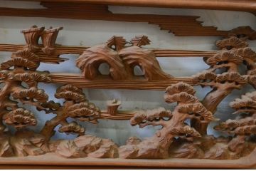 アンティーク建具　井波彫刻　修鈴作　三景の躍動感ある雰囲気が美しい両面彫刻欄間2枚セット(明り取り、明かり取り、在銘)(R-068410)
