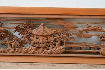 アンティーク建具　井波彫刻　修鈴作　三景の躍動感ある雰囲気が美しい両面彫刻欄間2枚セット(明り取り、明かり取り、在銘)(R-068410)