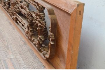 アンティーク建具　井波彫刻　修鈴作　三景の躍動感ある雰囲気が美しい両面彫刻欄間2枚セット(明り取り、明かり取り、在銘)(R-068410)
