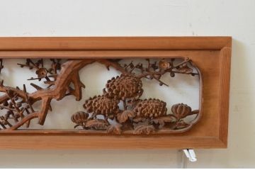 アンティーク建具　井波彫刻　辰児作　躍動感ある竹梅菊が美しい両面彫刻欄間2枚セット(明り取り、明かり取り、在銘)(R-068413)