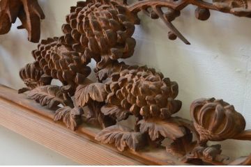 アンティーク建具　井波彫刻　辰児作　躍動感ある竹梅菊が美しい両面彫刻欄間2枚セット(明り取り、明かり取り、在銘)(R-068413)