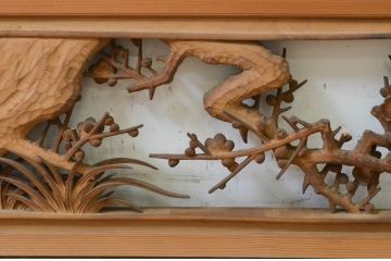 アンティーク建具　井波彫刻　辰児作　躍動感ある竹梅菊が美しい両面彫刻欄間2枚セット(明り取り、明かり取り、在銘)(R-068413)