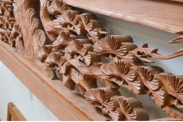 ビンテージ建具　躍動感ある松竹梅が美しい両面彫刻欄間2枚セット(明り取り、明かり取り、ヴィンテージ)(R-068414)