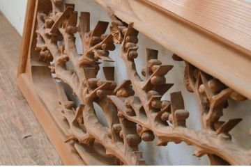 アンティーク建具　井波彫刻　土田秀雄作　迫力ある松竹梅が美しい両面彫刻欄間2枚セット(明り取り、明かり取り、在銘)(R-068415)