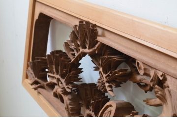 アンティーク建具　井波彫刻　育山刀　迫力ある松が美しい両面彫刻欄間2枚セット(明り取り、明かり取り、在銘)(R-068416)