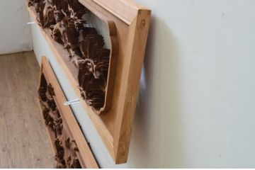 アンティーク建具　井波彫刻　育山刀　迫力ある松が美しい両面彫刻欄間2枚セット(明り取り、明かり取り、在銘)(R-068416)