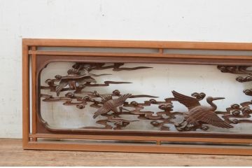 アンティーク建具　井波彫刻　鶴が羽ばたく繊細な彫刻が美しい両面彫刻欄間1枚(明り取り、明かり取り)(R-068420)