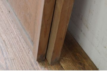 アンティーク建具　温かみのある木味が魅力の板戸窓2枚セット(引き戸)(R-068425)