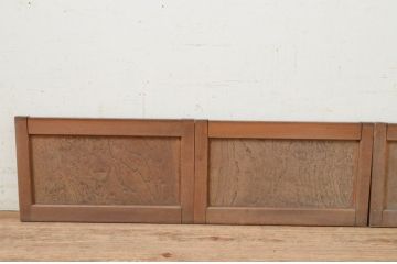 アンティーク建具　欅(ケヤキ)材　美しい杢目が魅力の小さな板戸窓4枚セット(引き戸)(R-068426)