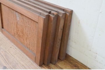 アンティーク建具　欅(ケヤキ)材　美しい杢目が魅力の小さな板戸窓4枚セット(引き戸)(R-068426)