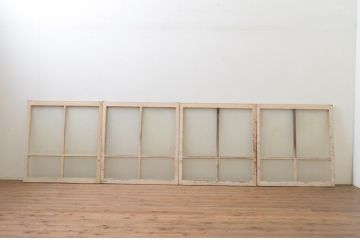 アンティーク建具　ペイント仕上げ限定　昭和レトロ　インテリアに取り入れやすいシンプルなデザインのペイントガラス窓4枚セット(引き戸、ガラス戸)(R-068437)