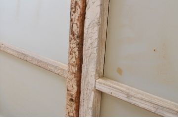 アンティーク建具　ペイント仕上げ限定　昭和レトロ　インテリアに取り入れやすいシンプルなデザインのペイントガラス窓4枚セット(引き戸、ガラス戸)(R-068437)