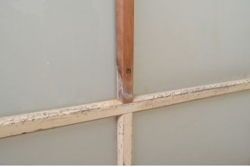 アンティーク建具　ペイント仕上げ限定　昭和レトロ　インテリアに取り入れやすいシンプルなデザインのペイントガラス窓4枚セット(引き戸、ガラス戸)(R-068437)