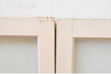 アンティーク建具　ペイント仕上げ限定　昭和レトロ　インテリアに取り入れやすいシンプルなデザインのペイントガラス窓4枚セット(引き戸、ガラス戸)(R-068438)