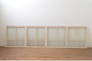 アンティーク建具　ペイント仕上げ限定　昭和レトロ　インテリアに取り入れやすいシンプルなデザインのペイントガラス窓4枚セット(引き戸、ガラス戸)(R-068438)