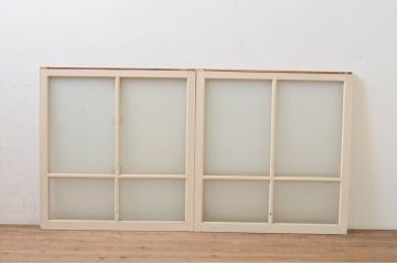 アンティーク建具　ペイント仕上げ限定　昭和レトロ　インテリアに取り入れやすいシンプルなデザインのペイントガラス窓2枚セット(引き戸、ガラス戸)(R-068439)