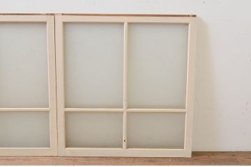 アンティーク建具　ペイント仕上げ限定　昭和レトロ　インテリアに取り入れやすいシンプルなデザインのペイントガラス窓2枚セット(引き戸、ガラス戸)(R-068439)