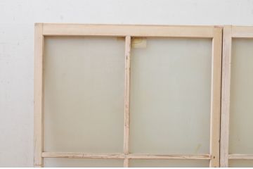アンティーク建具　ペイント仕上げ限定　昭和レトロ　インテリアに取り入れやすいシンプルなデザインのペイントガラス窓2枚セット(引き戸、ガラス戸)(R-068440)