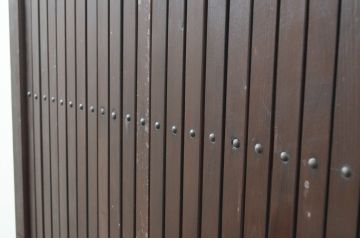 アンティーク建具　風情ある佇まいが魅力的な格子戸1枚(引き戸、玄関戸)(R-068442)