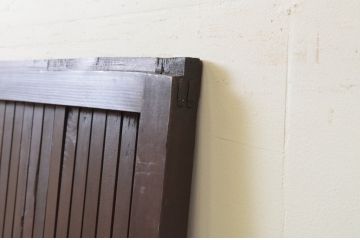 アンティーク建具　風情ある佇まいが魅力的な格子戸1枚(引き戸、玄関戸)(R-068442)