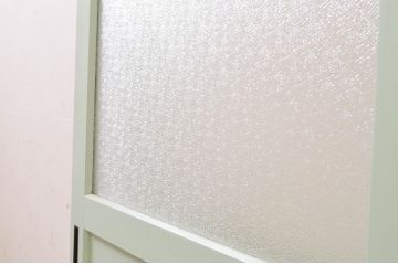 アンティーク建具　ペイント仕上げ限定　レトロな空間作りにおすすめなペイントダイヤガラス戸1枚(引き戸)(R-068444)