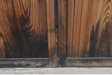 アンティーク建具　経年を感じさせる古い木味が魅力の雨戸3枚セット(板戸、引き戸)(R-068445)