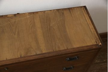 和製ビンテージ　　前面欅(ケヤキ)材　レトロな空間におすすめな時代箪笥ローチェスト(収納箪笥、引き出し、テレビ台、ローボード、テレビボード、和タンス、たんす、ヴィンテージ)(R-068450)