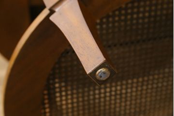 中古　美品!!　DREXEL HERITAGE(ドレクセルヘリテイジ)　Cameo Classics(キャメオクラシックス)　上品な佇まいが魅力の引き出し付きサイドテーブル(ナイトテーブル、エンドテーブル、ローテーブル、花台、飾り台)(R-068479)