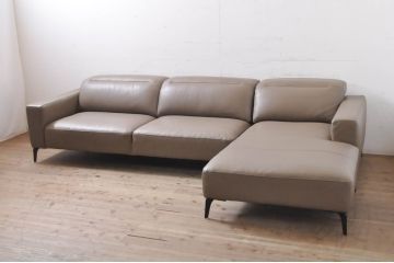 中古 極美品 短期使用 BoConcept(ボーコンセプト) ZURICH(チューリッヒ) 本革(レザー) 調節可能なヘッドレスト付き 快適な座り心地と高級感ある空間を演出してくれるソファ(2人掛け、3人掛け、長椅子、長イス、コーナーソファ、アームソファ、カウチソファ、北欧)(定価約148万円)(R-068486)