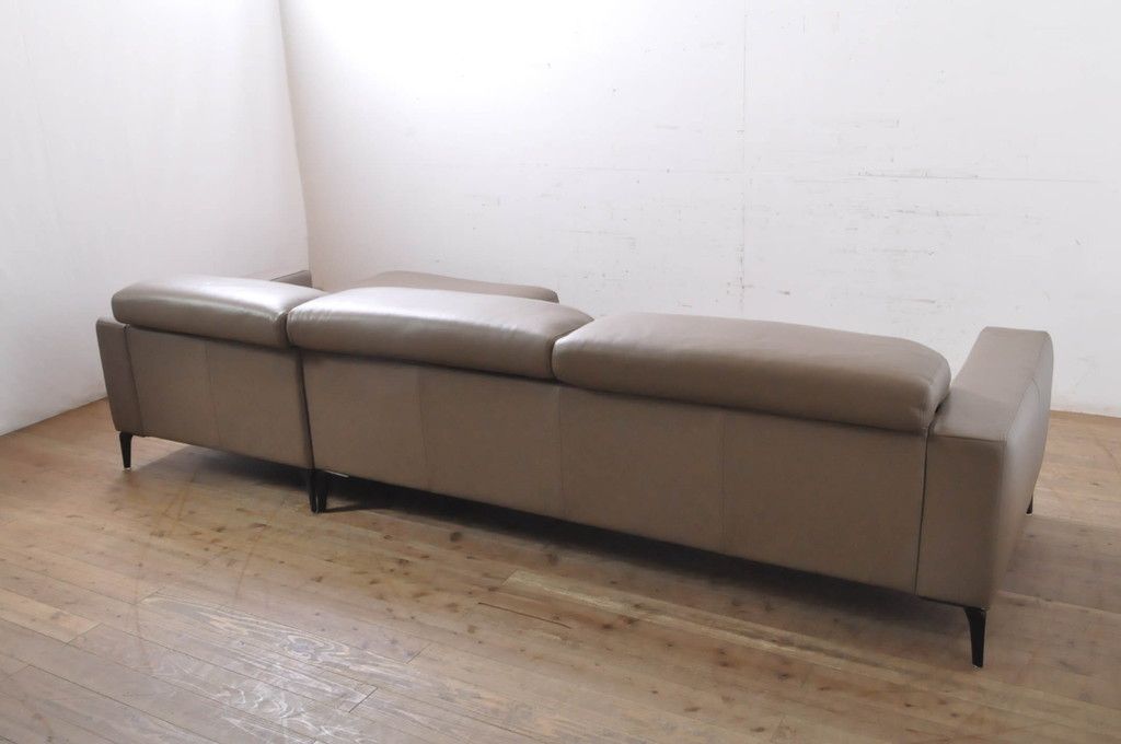中古 極美品 短期使用 BoConcept(ボーコンセプト) ZURICH(チューリッヒ) 本革(レザー) 調節可能なヘッドレスト付き 快適な座り心地と高級感ある空間を演出してくれるソファ(2人掛け、3人掛け、長椅子、長イス、コーナーソファ、アームソファ、カウチソファ、北欧)(定価約148万円)(R-068486)