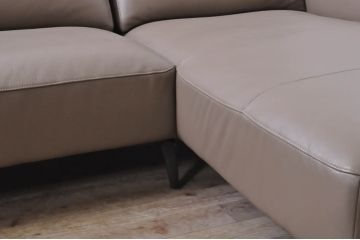 中古 極美品 短期使用 BoConcept(ボーコンセプト) ZURICH(チューリッヒ) 本革(レザー) 調節可能なヘッドレスト付き 快適な座り心地と高級感ある空間を演出してくれるソファ(2人掛け、3人掛け、長椅子、長イス、コーナーソファ、アームソファ、カウチソファ、北欧)(定価約148万円)(R-068486)