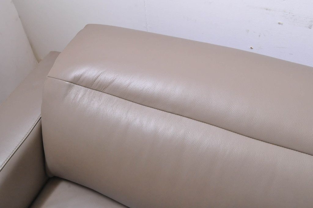 中古 極美品 短期使用 BoConcept(ボーコンセプト) ZURICH(チューリッヒ) 本革(レザー) 調節可能なヘッドレスト付き 快適な座り心地と高級感ある空間を演出してくれるソファ(2人掛け、3人掛け、長椅子、長イス、コーナーソファ、アームソファ、カウチソファ、北欧)(定価約148万円)(R-068486)