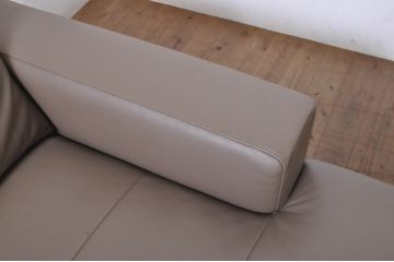 中古　極美品　短期使用　BoConcept(ボーコンセプト)　ZURICH(チューリッヒ)　本革(レザー)　調節可能なヘッドレスト付き　快適な座り心地と高級感ある空間を演出してくれるソファ(2人掛け、3人掛け、長椅子、長イス、コーナーソファ、アームソファ、カウチソファ、北欧)(定価約148万円)(R-068486)