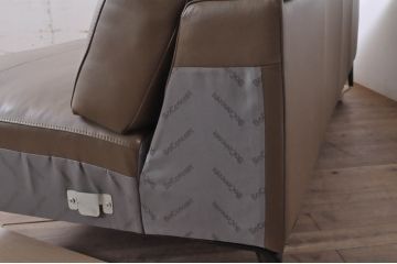 中古　極美品　短期使用　BoConcept(ボーコンセプト)　ZURICH(チューリッヒ)　本革(レザー)　調節可能なヘッドレスト付き　快適な座り心地と高級感ある空間を演出してくれるソファ(2人掛け、3人掛け、長椅子、長イス、コーナーソファ、アームソファ、カウチソファ、北欧)(定価約148万円)(R-068486)