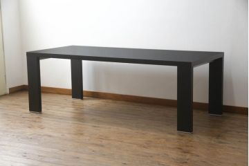 中古　Cassina(カッシーナ)　Hannes Wettstein(ハンス・ウェッツスタイン)デザイン　363 M.I.R. ミール　シンプルながら洗練されたデザインが魅力のダイニングテーブル(6人掛け、4人掛け、食卓)(定価約46万円)(R-068487)