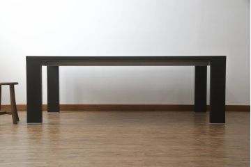 中古　Cassina(カッシーナ)　Hannes Wettstein(ハンス・ウェッツスタイン)デザイン　363 M.I.R. ミール　シンプルながら洗練されたデザインが魅力のダイニングテーブル(6人掛け、4人掛け、食卓)(定価約46万円)(R-068487)