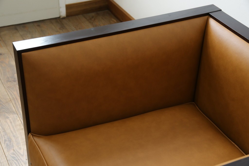 中古　美品　Cassinaixc.(カッシーナイクスシー)　PHILIPPE HUREL(フィリップ・ユーレル)　インウッド(INWOOD)　FZZランク　洗練された佇まいの1人掛けソファ　定価約60万円　(R-068489)