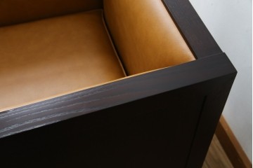 中古　美品　Cassinaixc.(カッシーナイクスシー)　PHILIPPE HUREL(フィリップ・ユーレル)　インウッド(INWOOD)　FZZランク　洗練された佇まいの1人掛けソファ　定価約60万円　(R-068489)