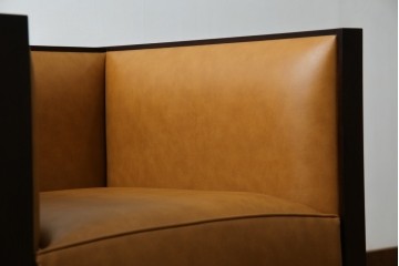 中古　美品　Cassinaixc.(カッシーナイクスシー)　PHILIPPE HUREL(フィリップ・ユーレル)　インウッド(INWOOD)　FZZランク　洗練された佇まいの1人掛けソファ　定価約60万円　(R-068489)