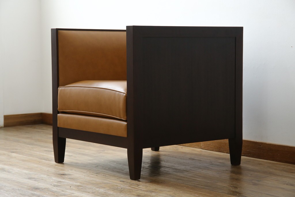 中古　美品　Cassinaixc.(カッシーナイクスシー)　PHILIPPE HUREL(フィリップ・ユーレル)　インウッド(INWOOD)　FZZランク　洗練された佇まいの1人掛けソファ　定価約60万円　(R-068489)