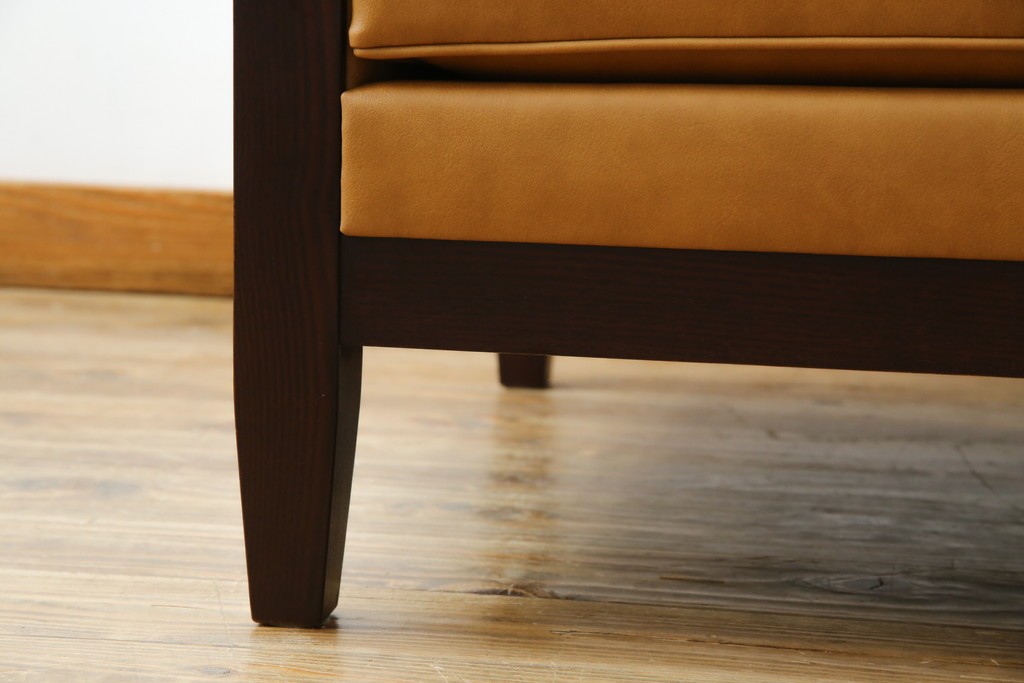 中古　美品　Cassinaixc.(カッシーナイクスシー)　PHILIPPE HUREL(フィリップ・ユーレル)　インウッド(INWOOD)　FZZランク　洗練された佇まいの1人掛けソファ　定価約60万円　(R-068489)