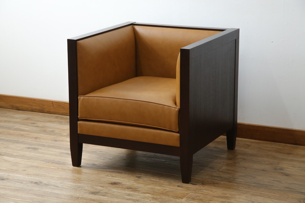 中古　美品　Cassinaixc.(カッシーナイクスシー)　PHILIPPE HUREL(フィリップ・ユーレル)　インウッド(INWOOD)　FZZランク　洗練された佇まいの1人掛けソファ　定価約60万円　(R-068489)