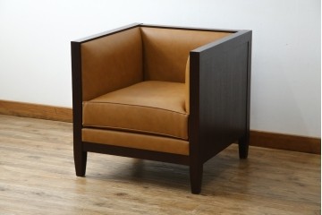 中古　美品　Cassinaixc.(カッシーナイクスシー)　PHILIPPE HUREL(フィリップ・ユーレル)　インウッド(INWOOD)　FZZランク　洗練された佇まいの1人掛けソファ　定価約60万円　(R-068489)