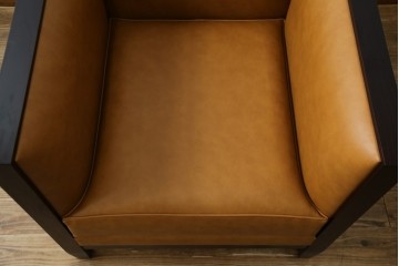 中古　美品　Cassinaixc.(カッシーナイクスシー)　PHILIPPE HUREL(フィリップ・ユーレル)　インウッド(INWOOD)　FZZランク　洗練された佇まいの1人掛けソファ　定価約60万円　(R-068489)