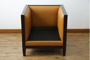 中古　美品　Cassinaixc.(カッシーナイクスシー)　PHILIPPE HUREL(フィリップ・ユーレル)　インウッド(INWOOD)　FZZランク　洗練された佇まいの1人掛けソファ　定価約60万円　(R-068489)