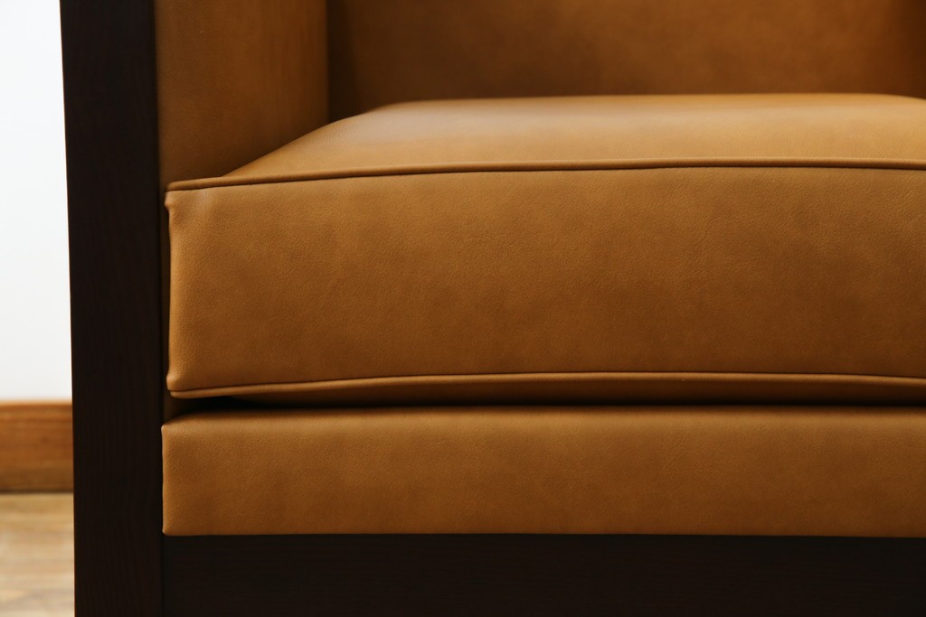 中古　美品　Cassinaixc.(カッシーナイクスシー)　PHILIPPE HUREL(フィリップ・ユーレル)　インウッド(INWOOD)　FZZランク　洗練された佇まいの1人掛けソファ　定価約60万円　(R-068489)