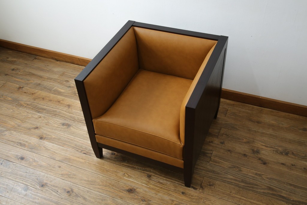 中古　美品　Cassinaixc.(カッシーナイクスシー)　PHILIPPE HUREL(フィリップ・ユーレル)　インウッド(INWOOD)　FZZランク　洗練された佇まいの1人掛けソファ　定価約60万円　(R-068489)